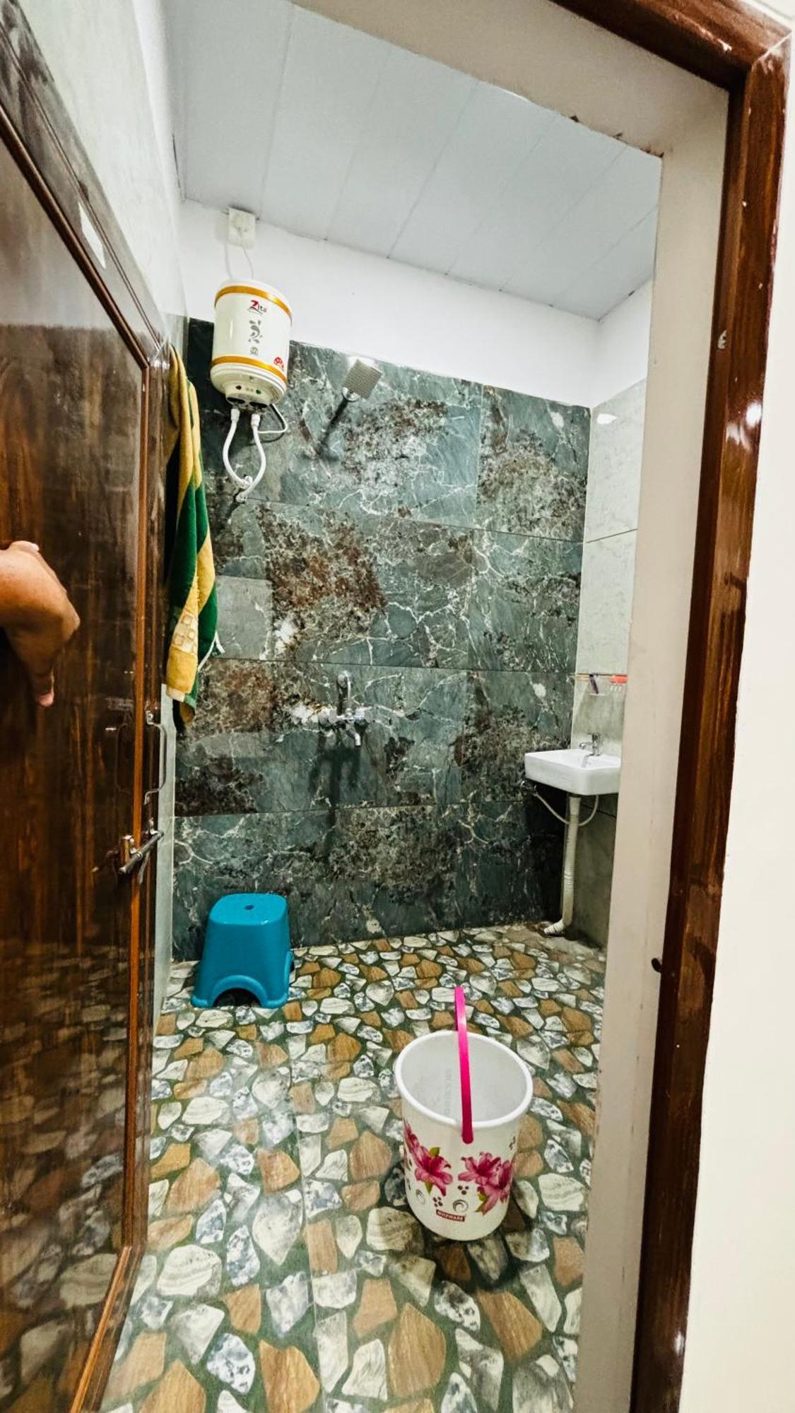 Hotel Shreenidhi Comfort Stay اوجاين المظهر الخارجي الصورة